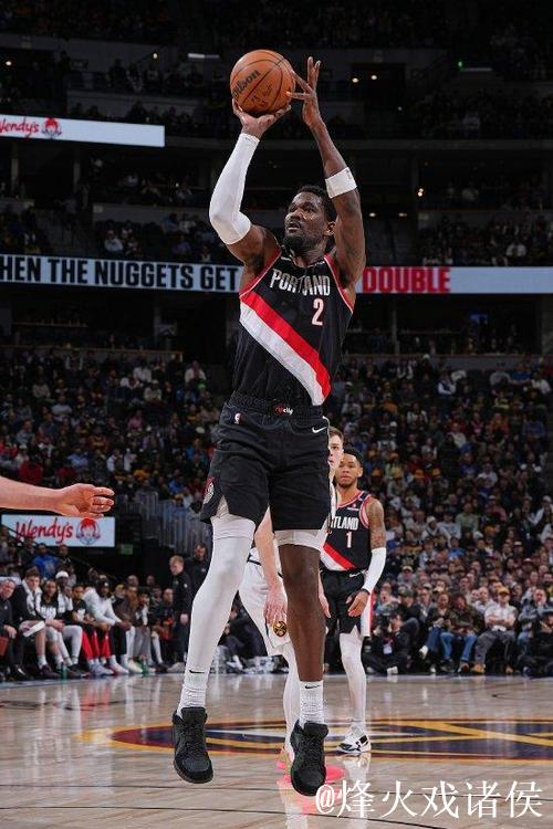 艾顿22+15带领开拓者胜热火 尼克斯送篮网4连败 艾顿22+15带领开拓者胜热火 尼克斯送篮网4连败